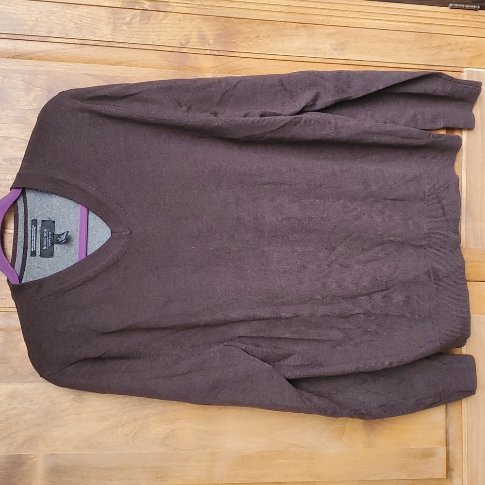 Nordstrom 100% extra fine merino wool fine knit mens sweater. Deep Brown.